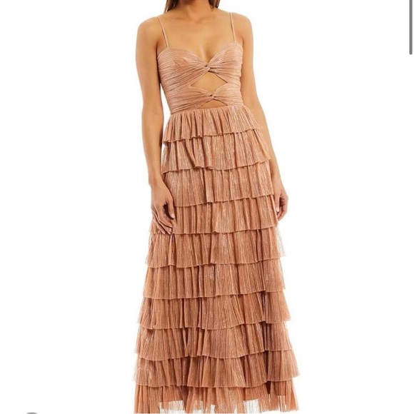 Elegant Gold Full Length Tiered Dress. Wedding guest dress. Gianni Bini - Picture 2 of 3